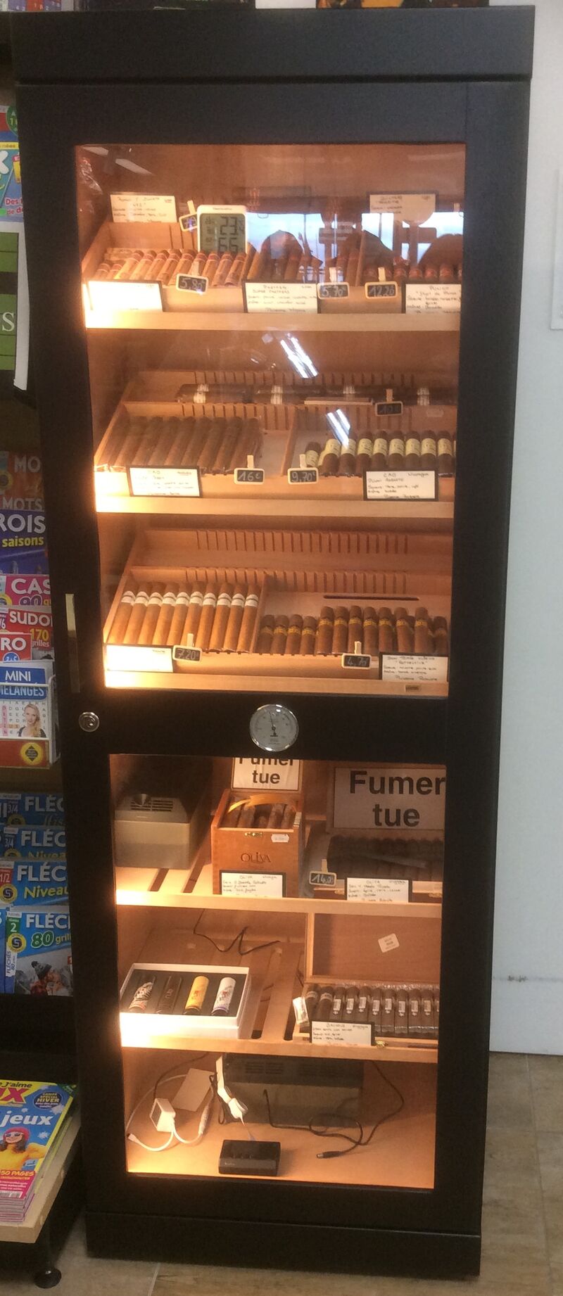 Cave à cigares
en provenance de CUBA Honduras Nicaragua ..