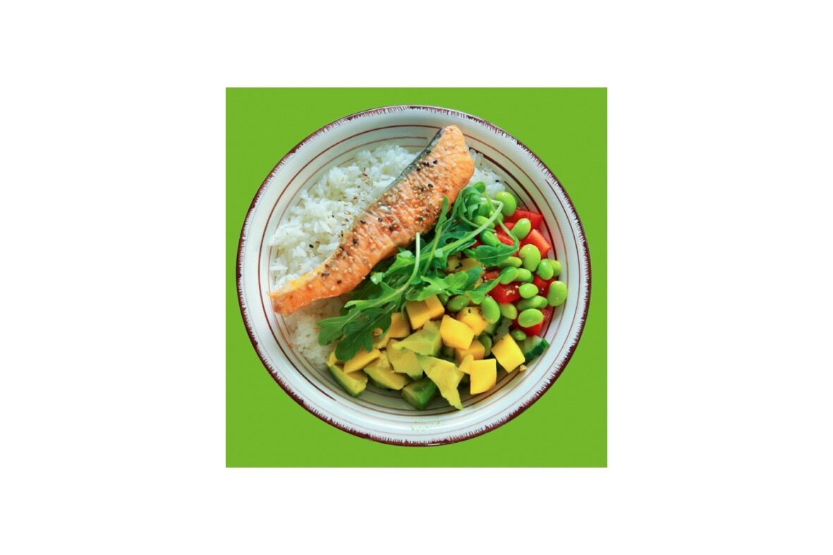 10d. Sushi-Reisbowl mit gegrilltem Lachssteak