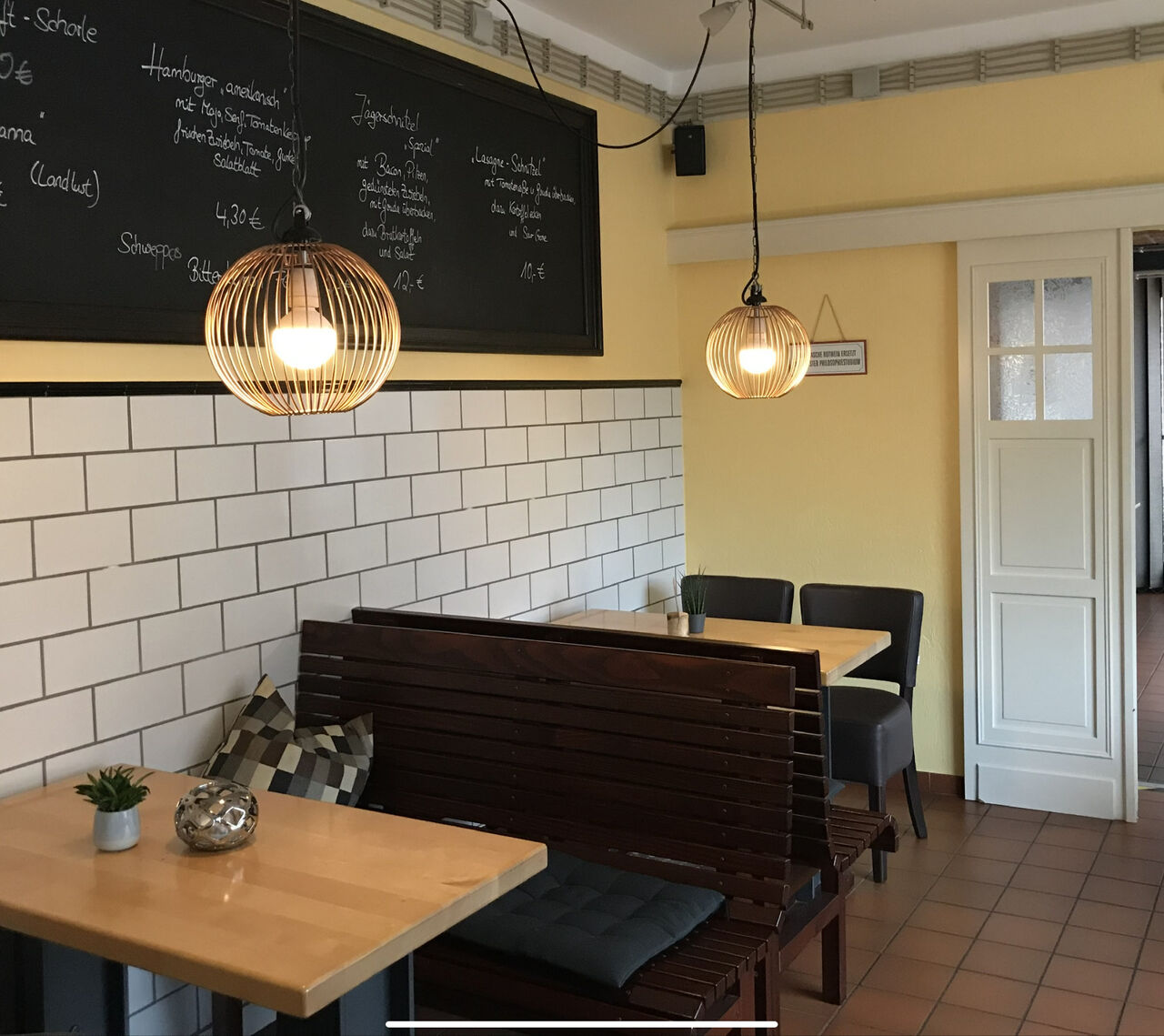 Sitzplätze im Bistro