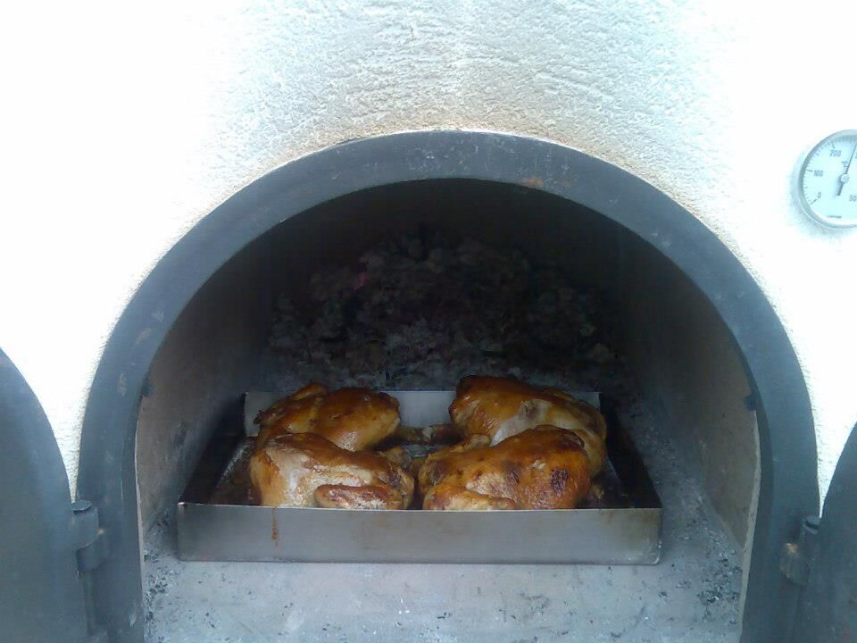 Ízletes, ropogós sültek egyenesen a kemencéből.