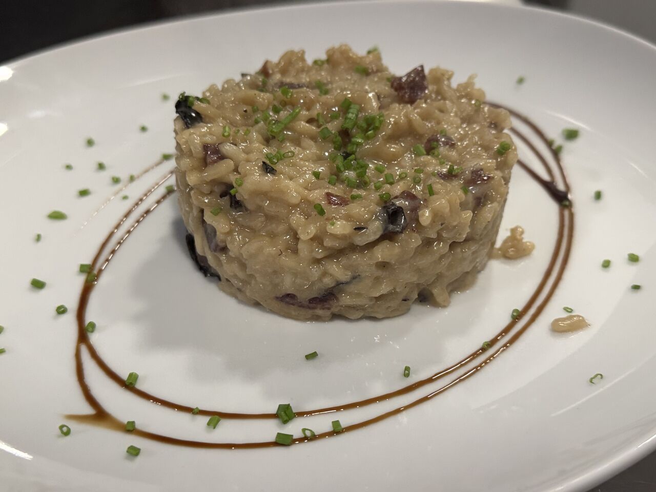 Risotto de jamón con trompetas de la muerte 