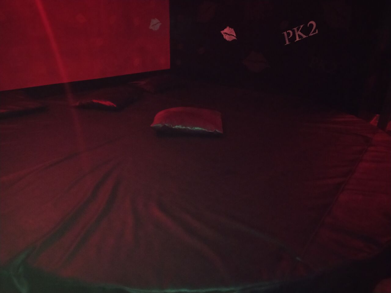 ZONA MIXTA: EXCLUSIVO PAREJAS: HABITACIÓN ROJA