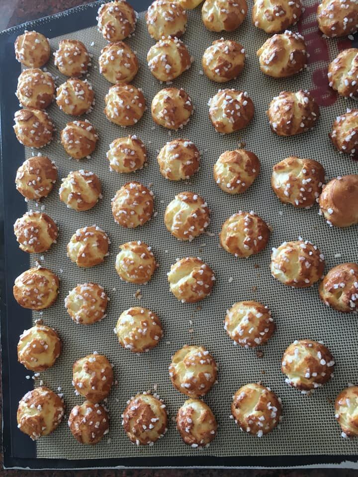 Chouquettes.
