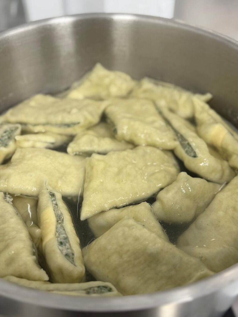 Maultaschenherstellung bei Maultaschenwelt