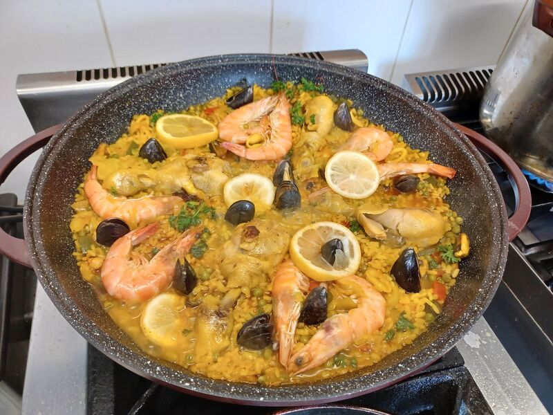 Paëlla sans chorizo sur commande à emporté et sur place 