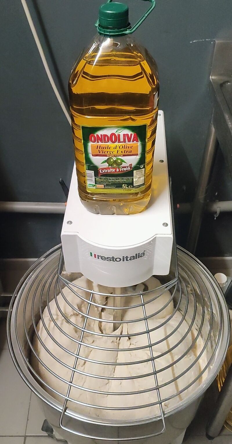 Tout est fait maison, pâte préparée à base d'huile d'olive pour encore plus de goût.