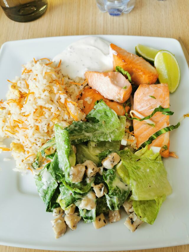 Lazac salátával - 2.190.-