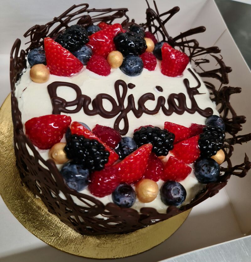 Biscuit met rood fruit