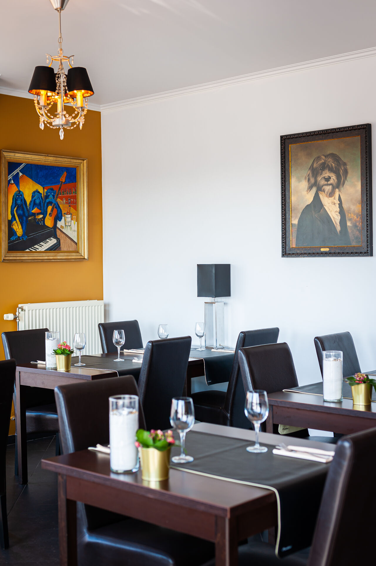 Bistro Ivan verwelkomt zijn gasten in een gezellig kader en laat ze culinair genieten van een eerlijke keuken.