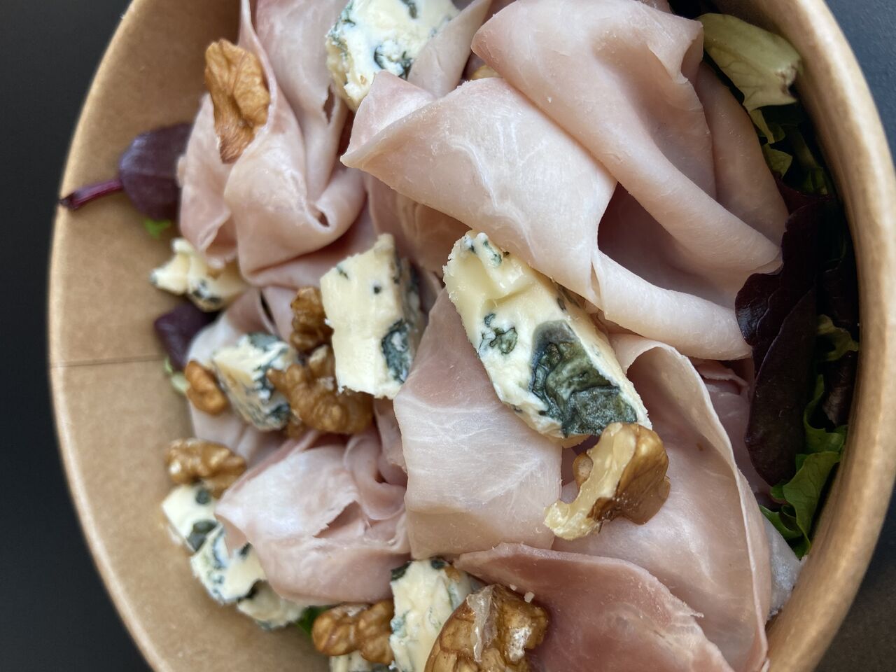 LA LOCALE, avec des produits de la région