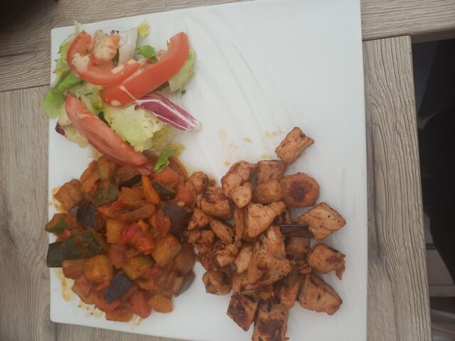 Escalope légumes petit salade 8.5€