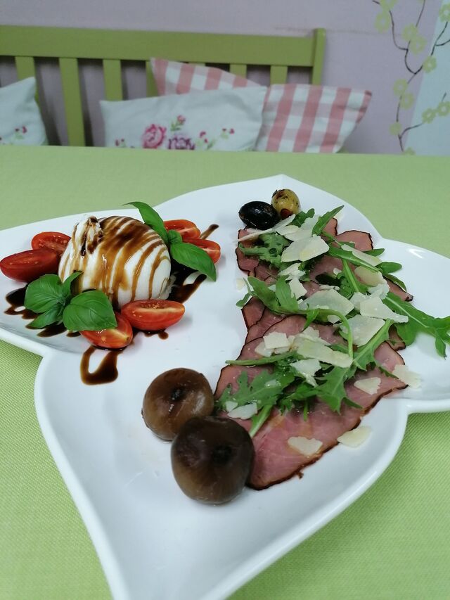 Duette vom Burrate mit Capacio vom Rinderrauchschinken