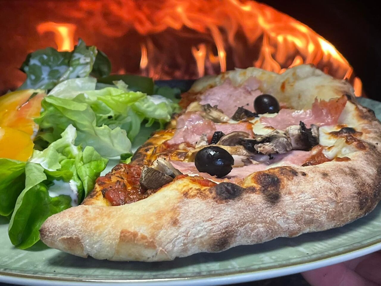 Demi pizza reine