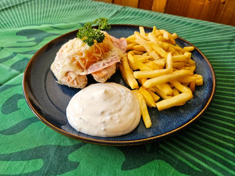 Retro menu- kuřecí s broskví