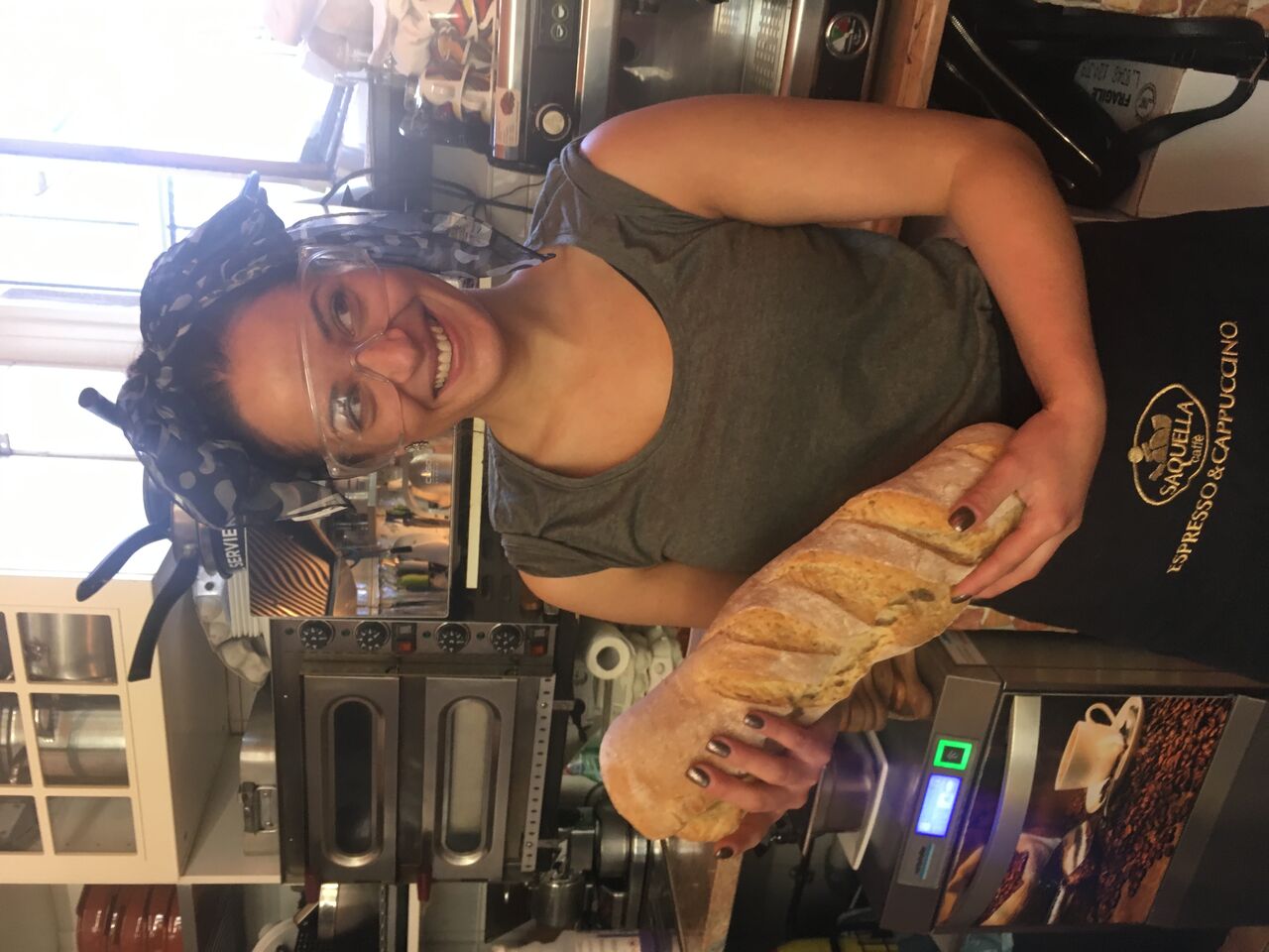 Melania tiene pazienza e a volte anche il pane