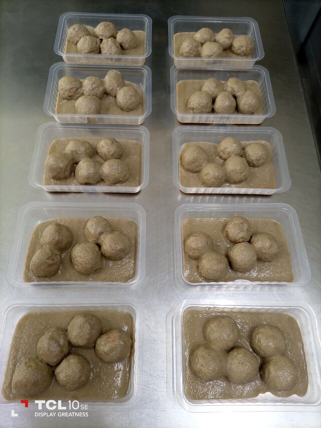 Albondigas de carrillera, jamon y setas