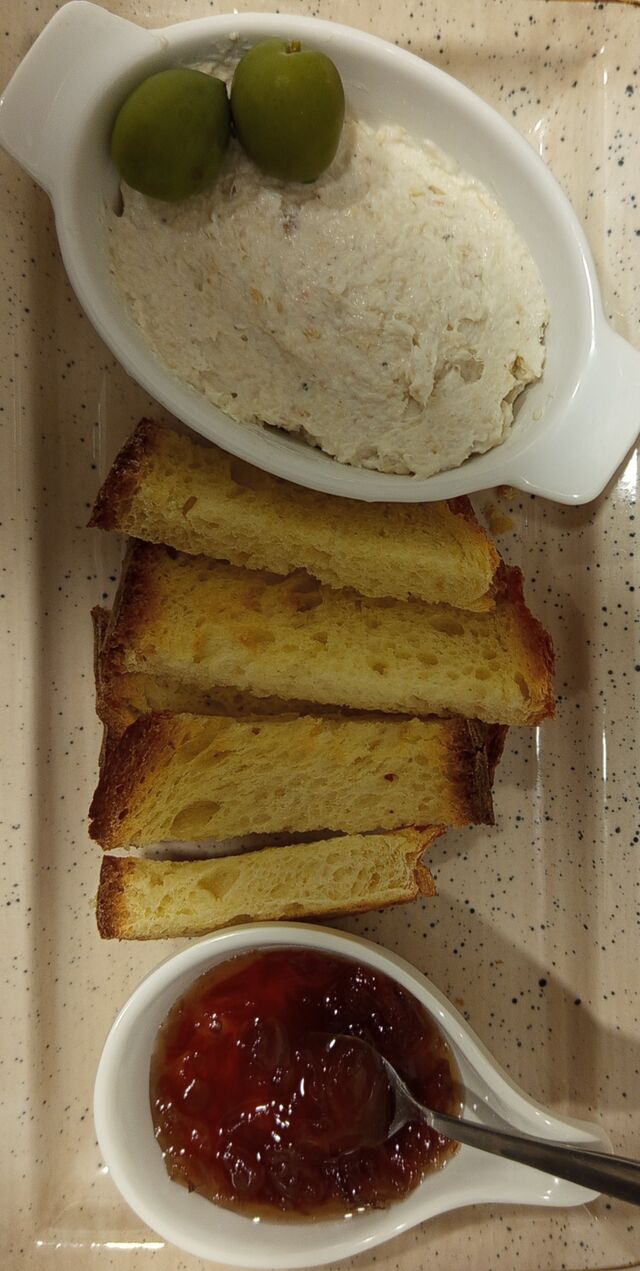 Baccalà mantecato con cipolle caramellate 