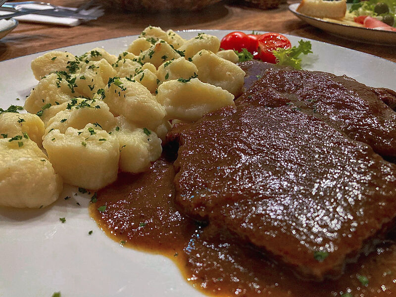 Pašticada s domaćim njokama