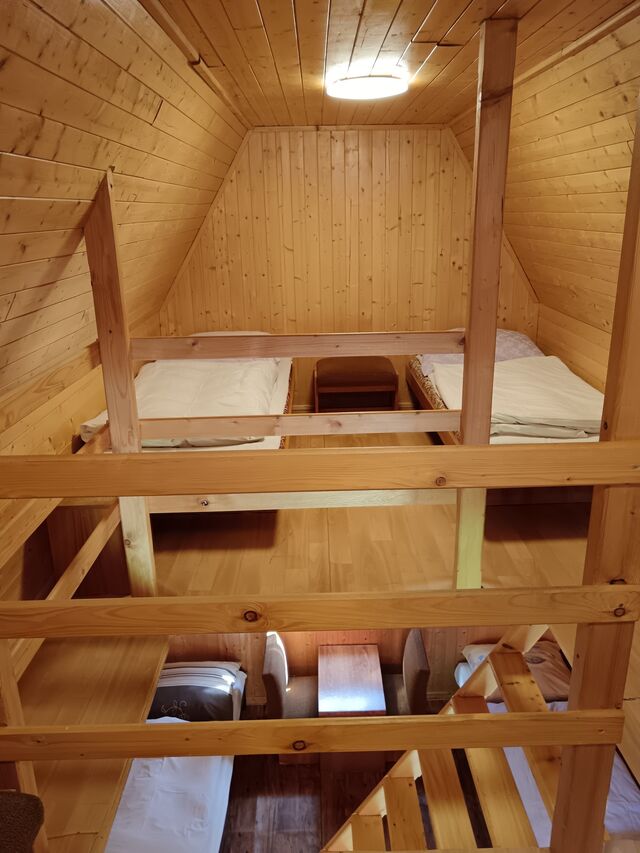 šestilůžková chatka