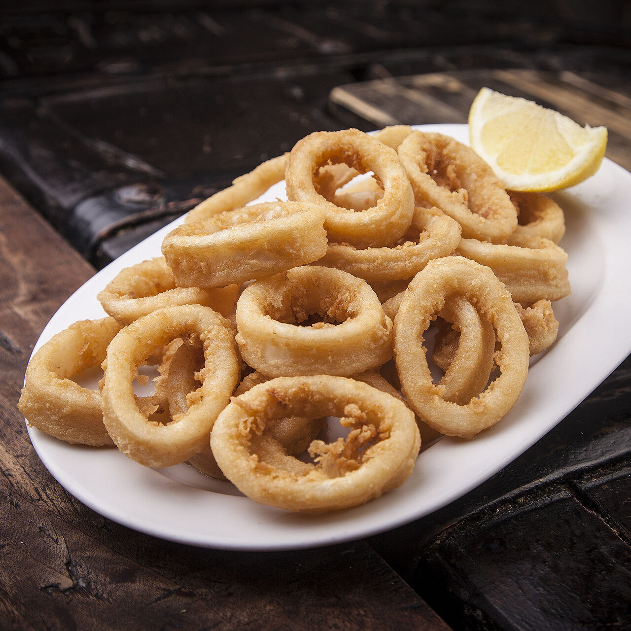 Calamares rebozados fritos.