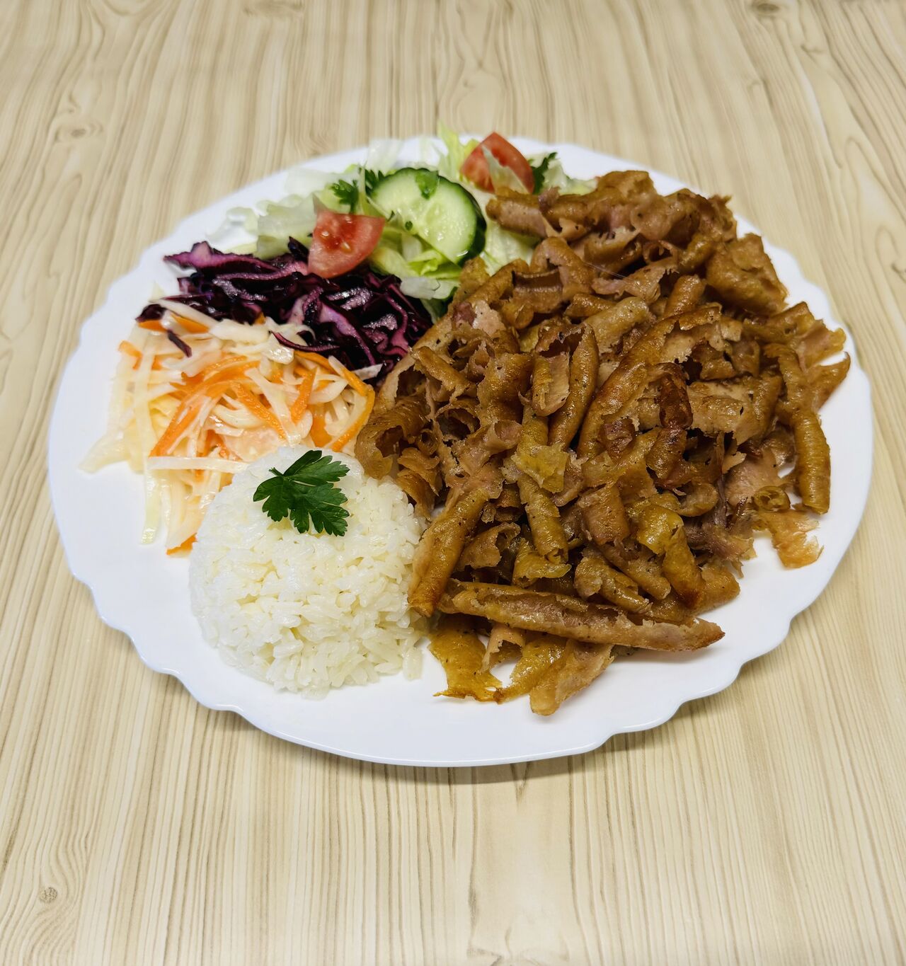 Velký talíř kebab s rýží