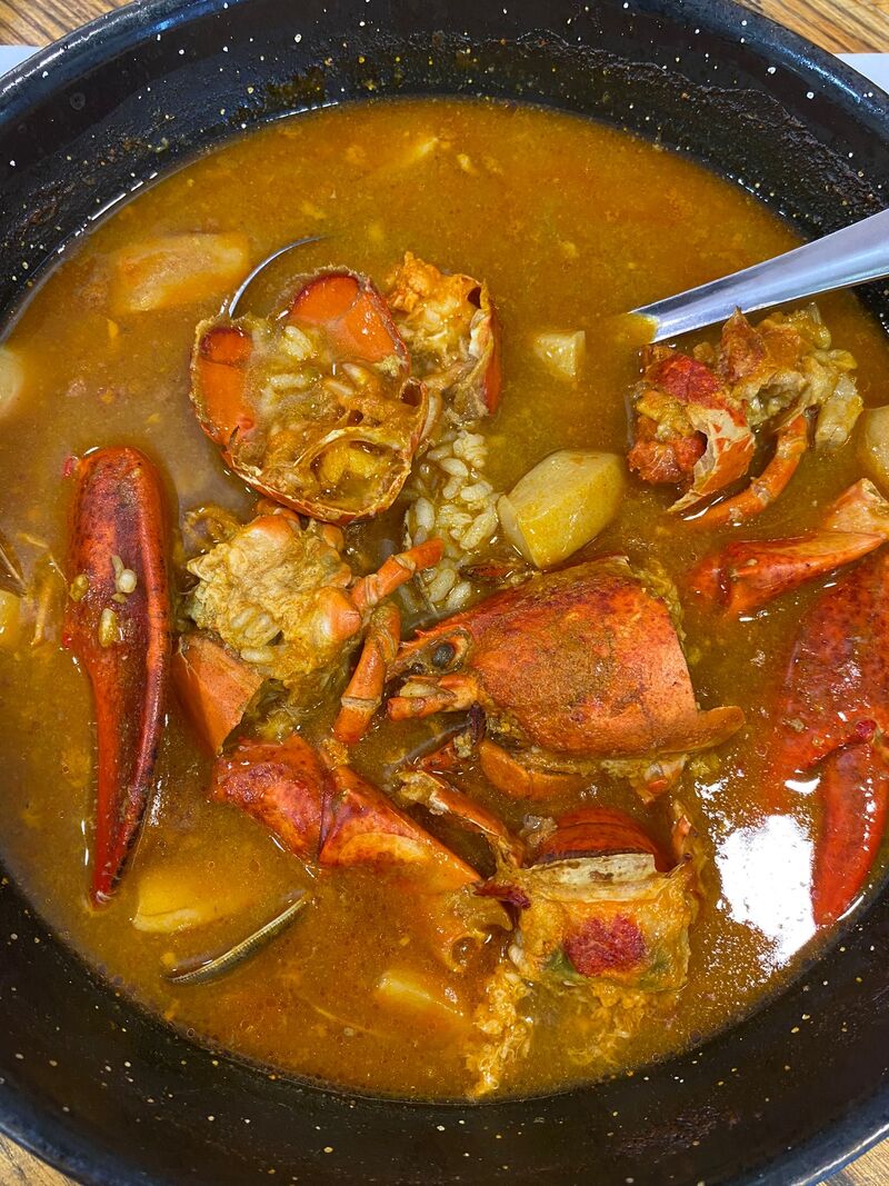 Caldoso con bogavante 