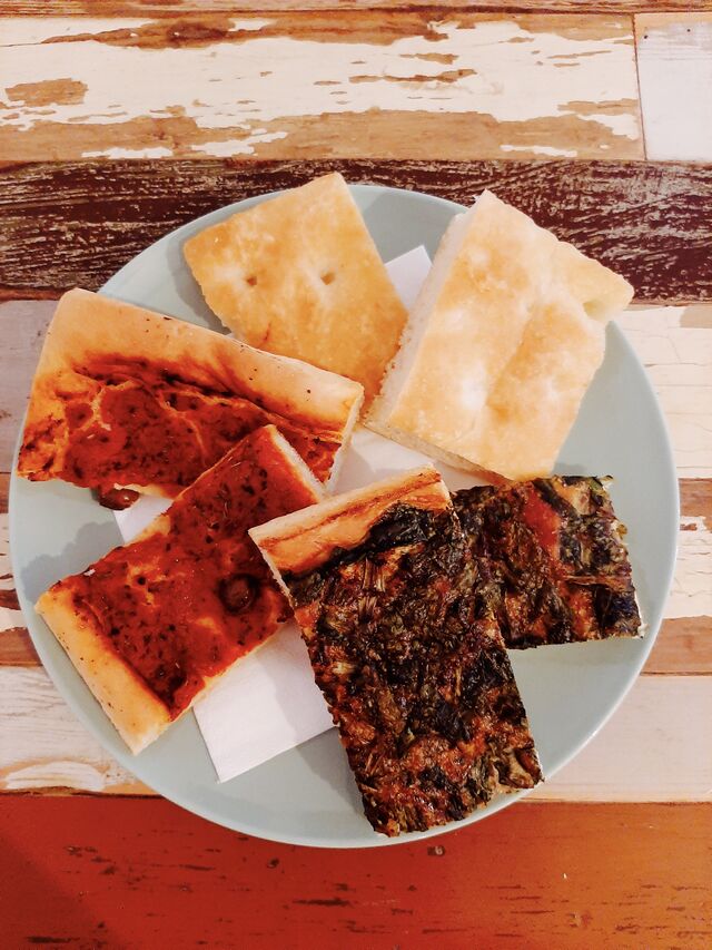 PIzza rossa, focaccia, pizza verde