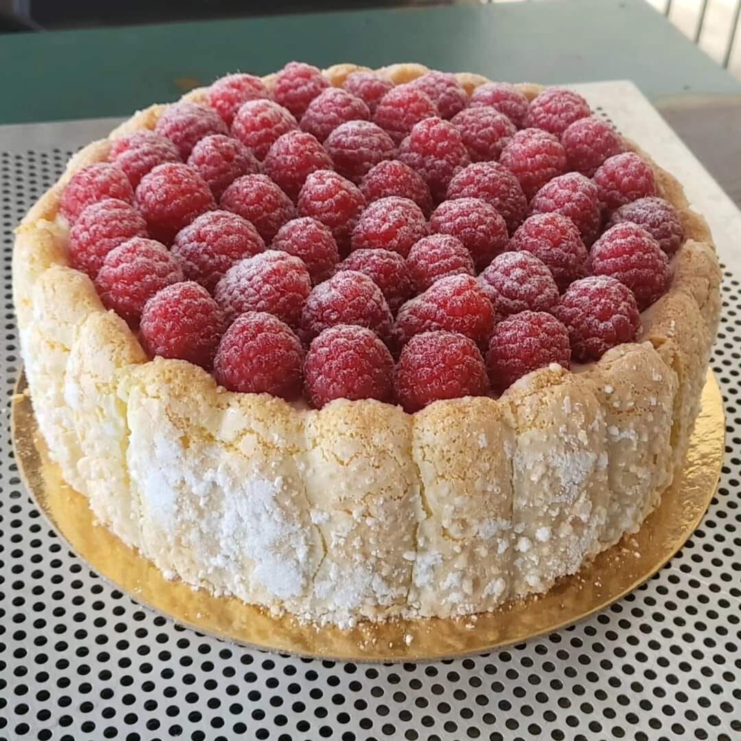 Charlotte aux framboises (mousse à la framboise)