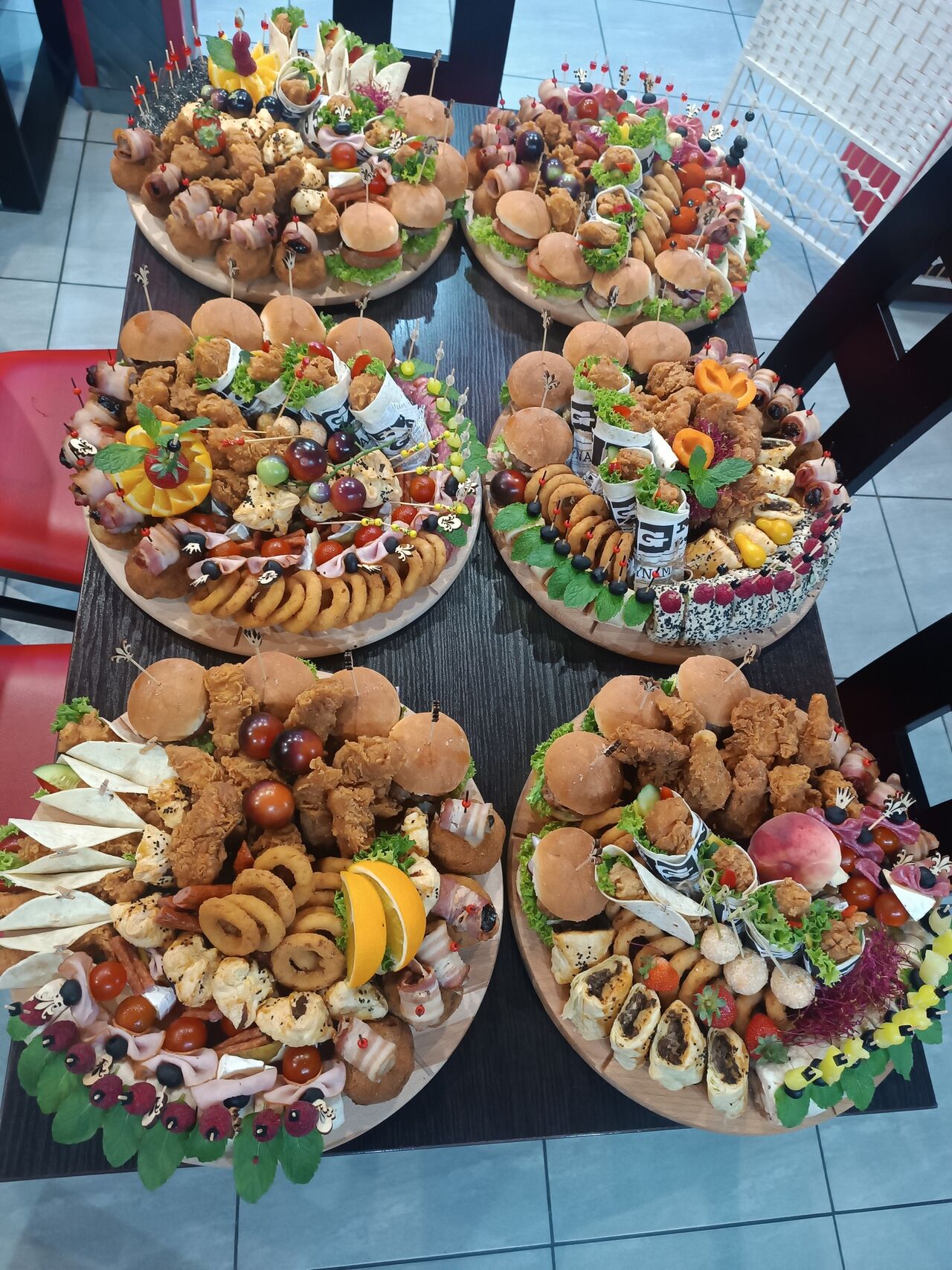 🍽️ Catering z Red Bowling Club – smak, który przyjeżdża do Ciebie