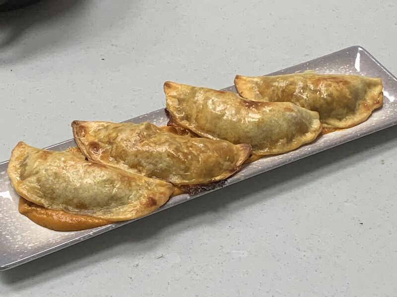 Empanadillas caseras de Oreja con salsa Vizcaína 