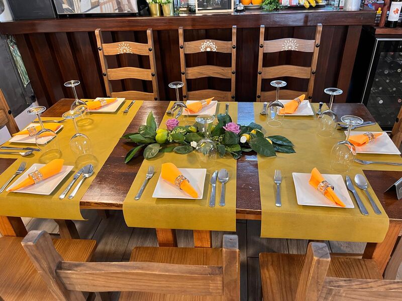 Donde comen dos, comen tres.