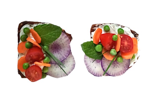 Tartines printanières (pain Grangé bio, crudités bio, fromage).