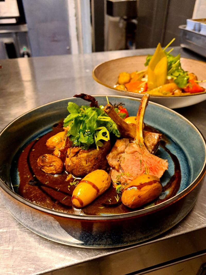 Épaule d agneau et son carré basse température jus corsé au thym