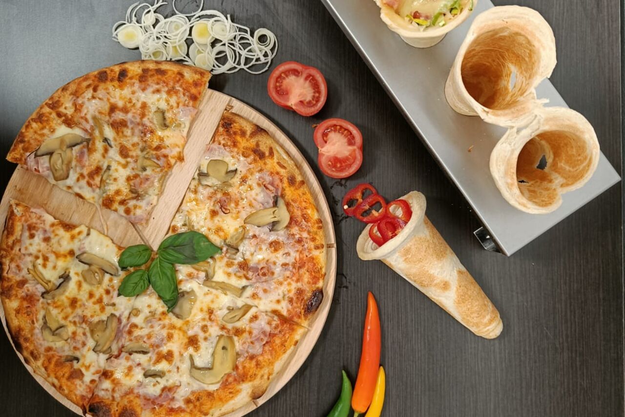 Pizza Conu' Mustacios