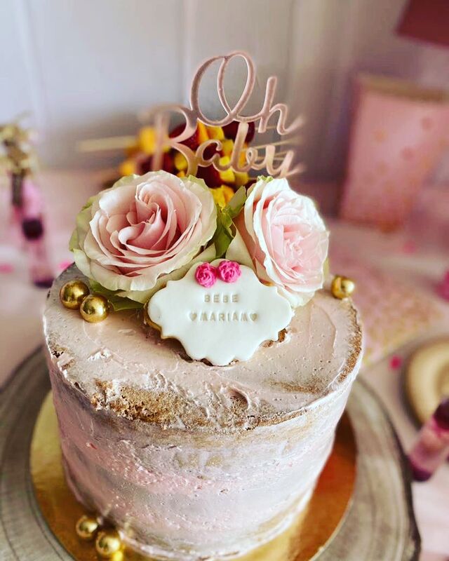 Nude cake avec fleurs 