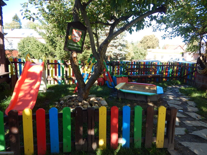 Dětský koutek na sezónní zahrádce.