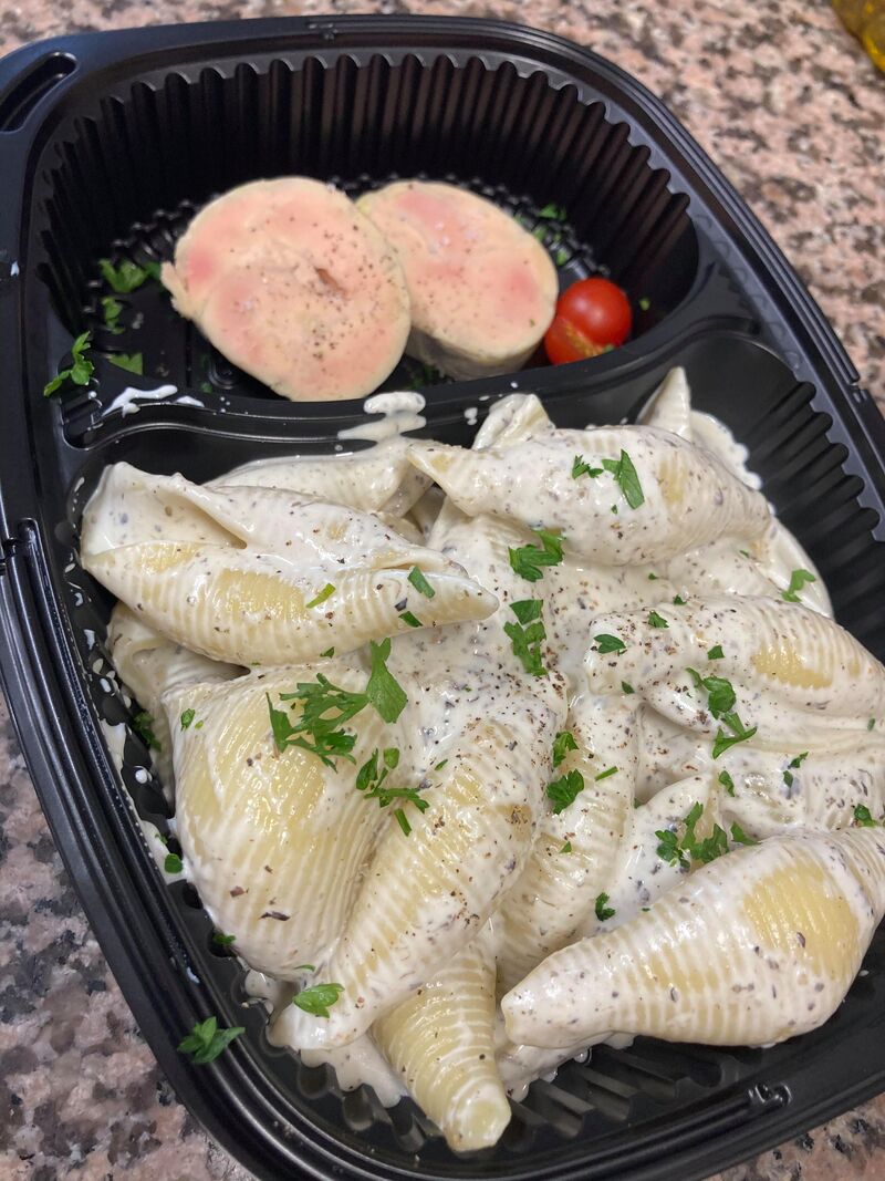 Conchiglionis à la crème de truffe et ses médaillons de foie gras mi-cuit maison, à emporter