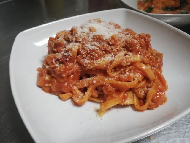 Fettuccine artigianali al Ragù di Manzo...