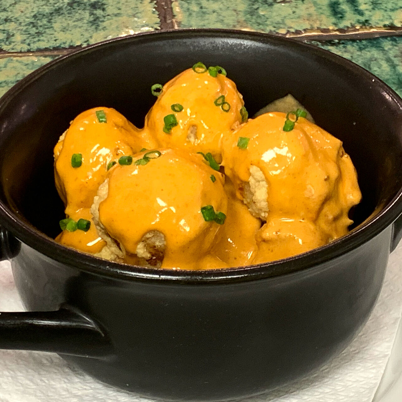 Patatas bravas tuneadas