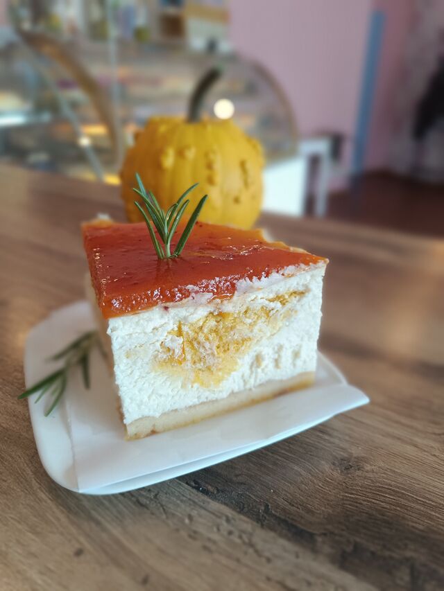 Sernik pomarańczowy z dynią 