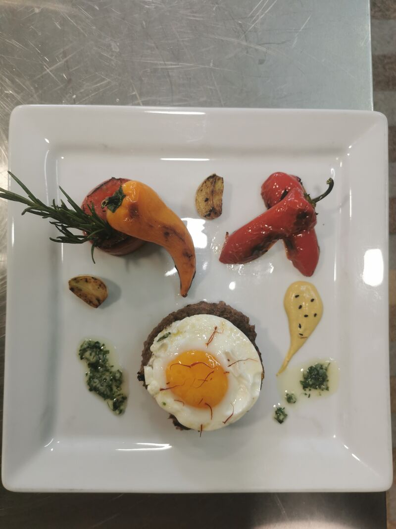 Plat du jour /steak à cheval 