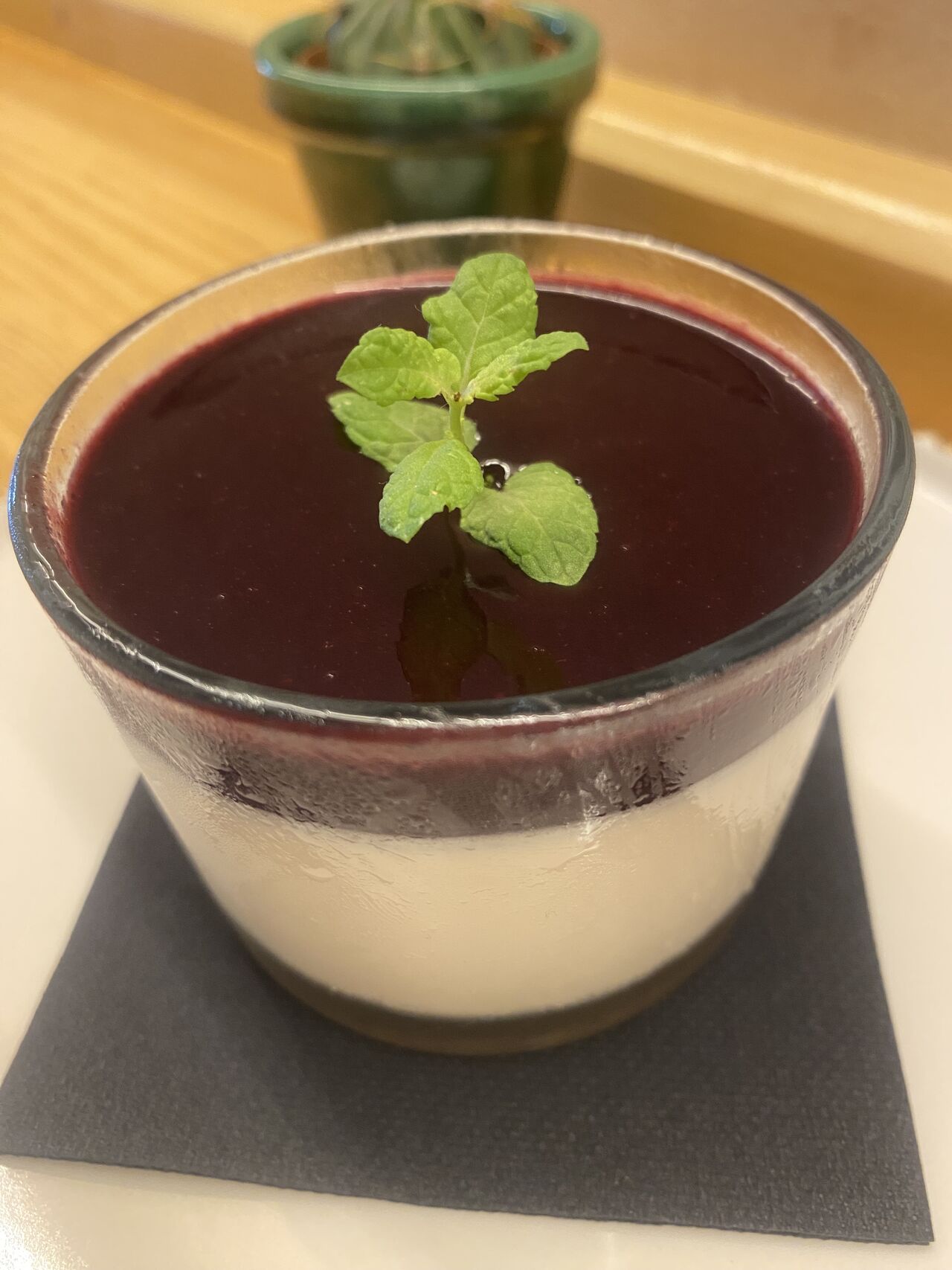 Pannacotta con coulis de Frito’s del bosque 