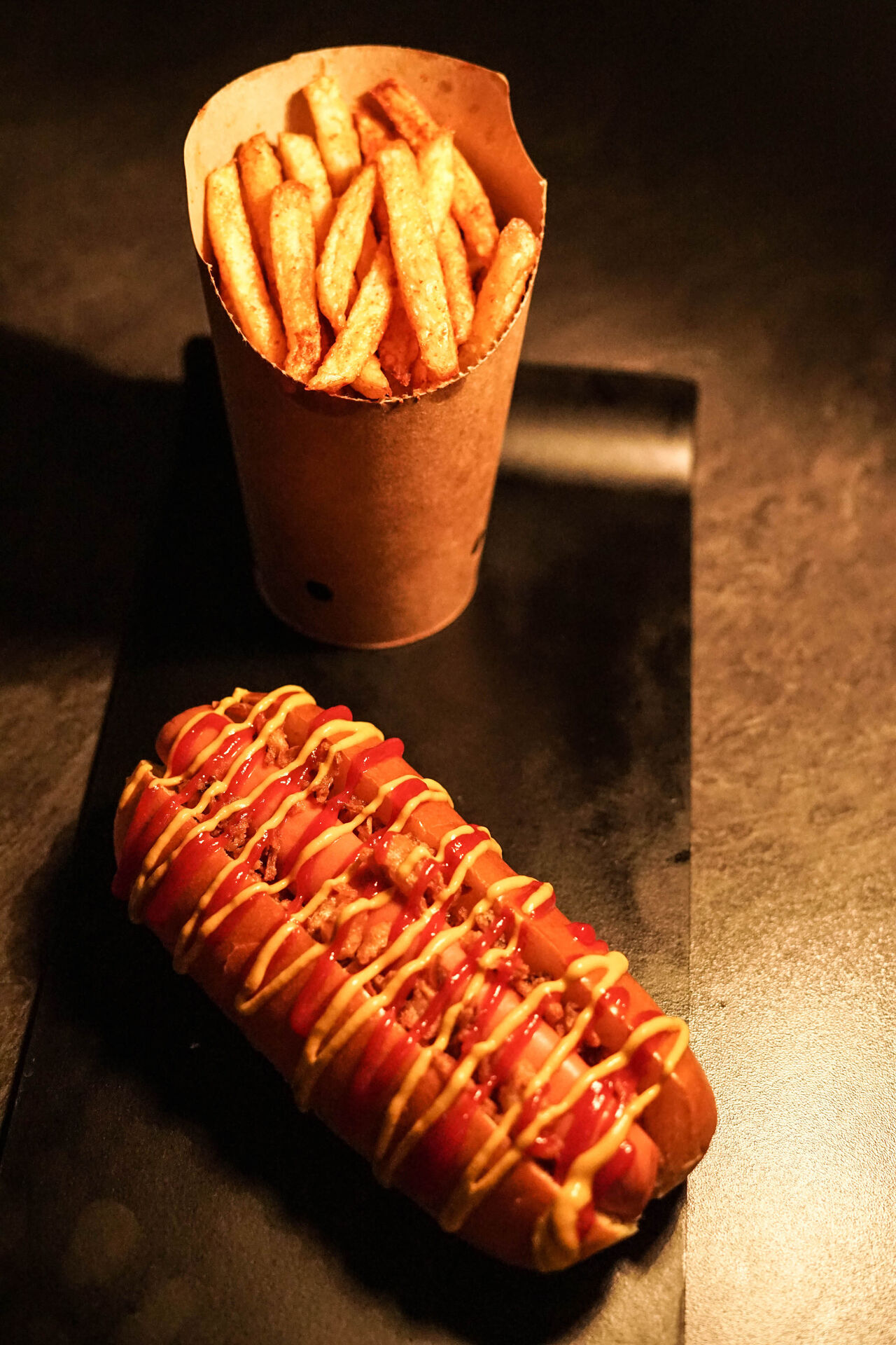 Le Manhattan, le fameux hot-dog mangé dans les rues américaines à toutes heures
* Saucisse de volaille
