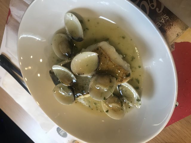Merluza en salsa de almejas 