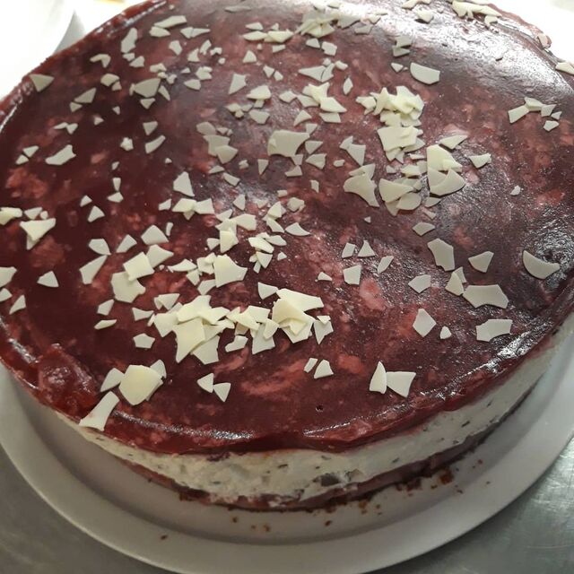 Stracciatella-Kirsch-Torte 