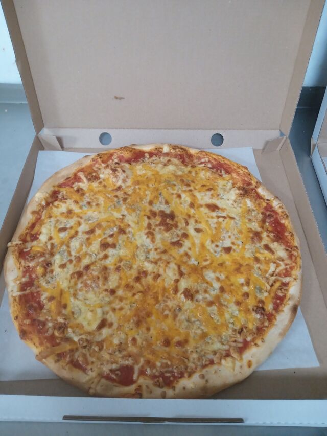 Syrová pizza 