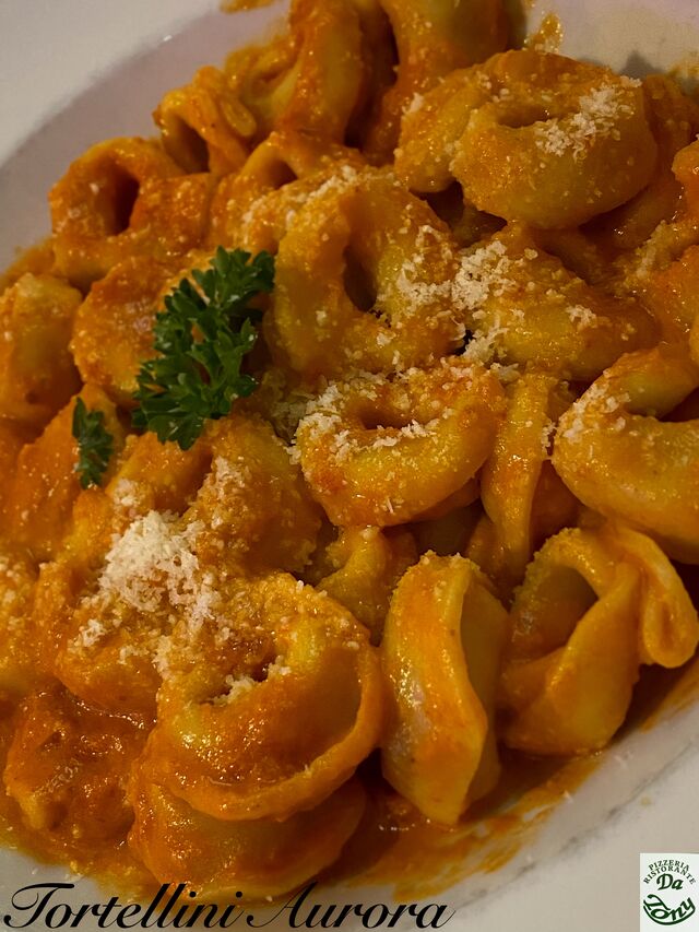 Tortellini Aurora (Tomaten-Sahne Sauce)