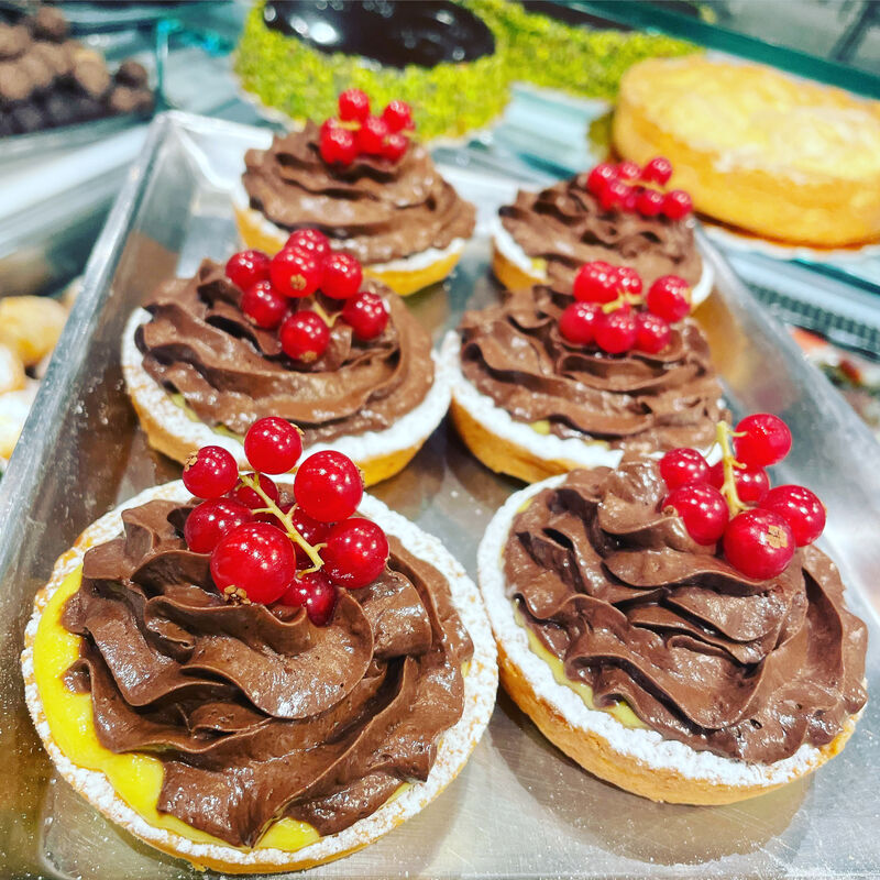 Crostata con crema pasticciera e crema al cioccolato