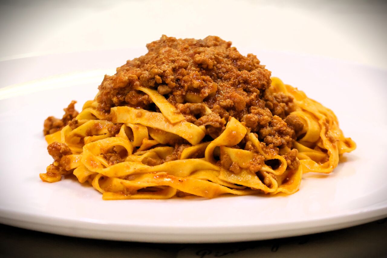 TAGLIATELLE AL RAGU'