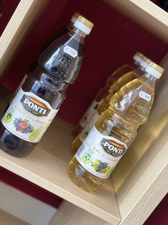 Aceto di vino rosso (rode wijnazijn)
Aceto di vino bianco (witte wijn azijn)